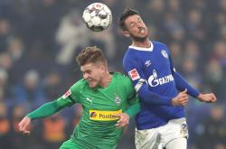 1xbet体育地址-沙尔克客场失利，德甲保级形势雪上加霜的简单介绍