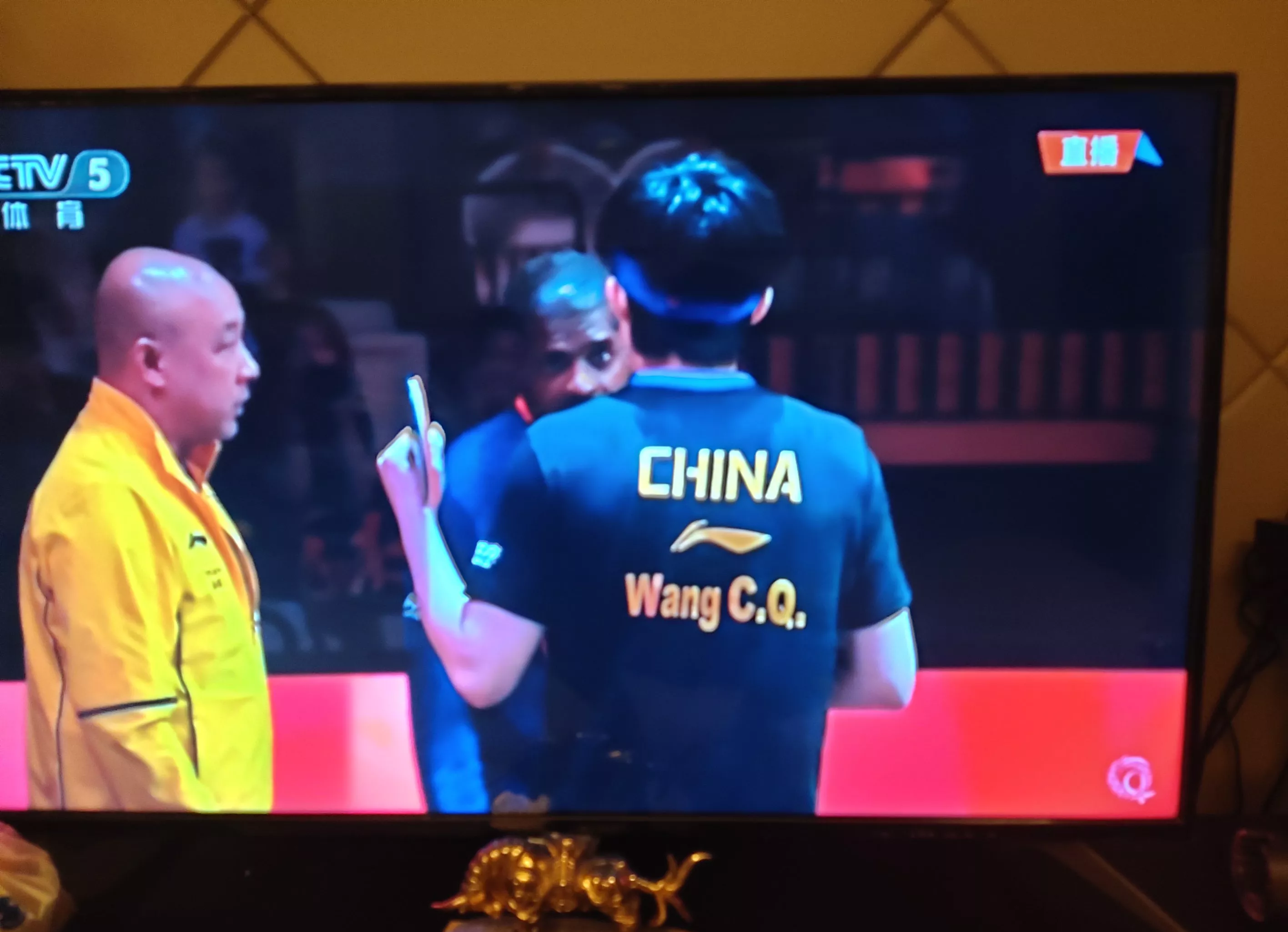 比赛压力逼近，球员保持冷静心态