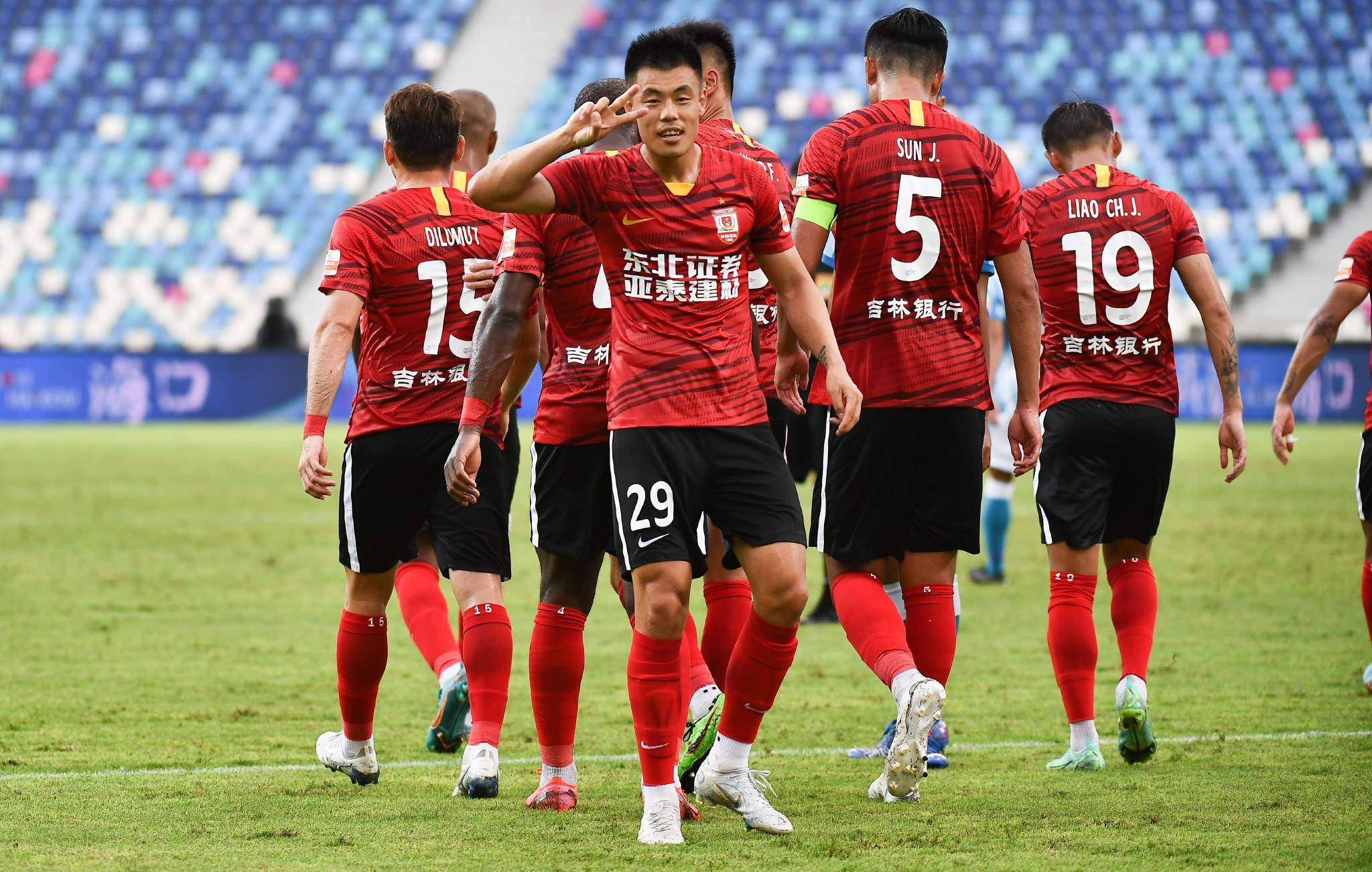 北京国安爆发神级表现，中超被彻底压制，爆冷
