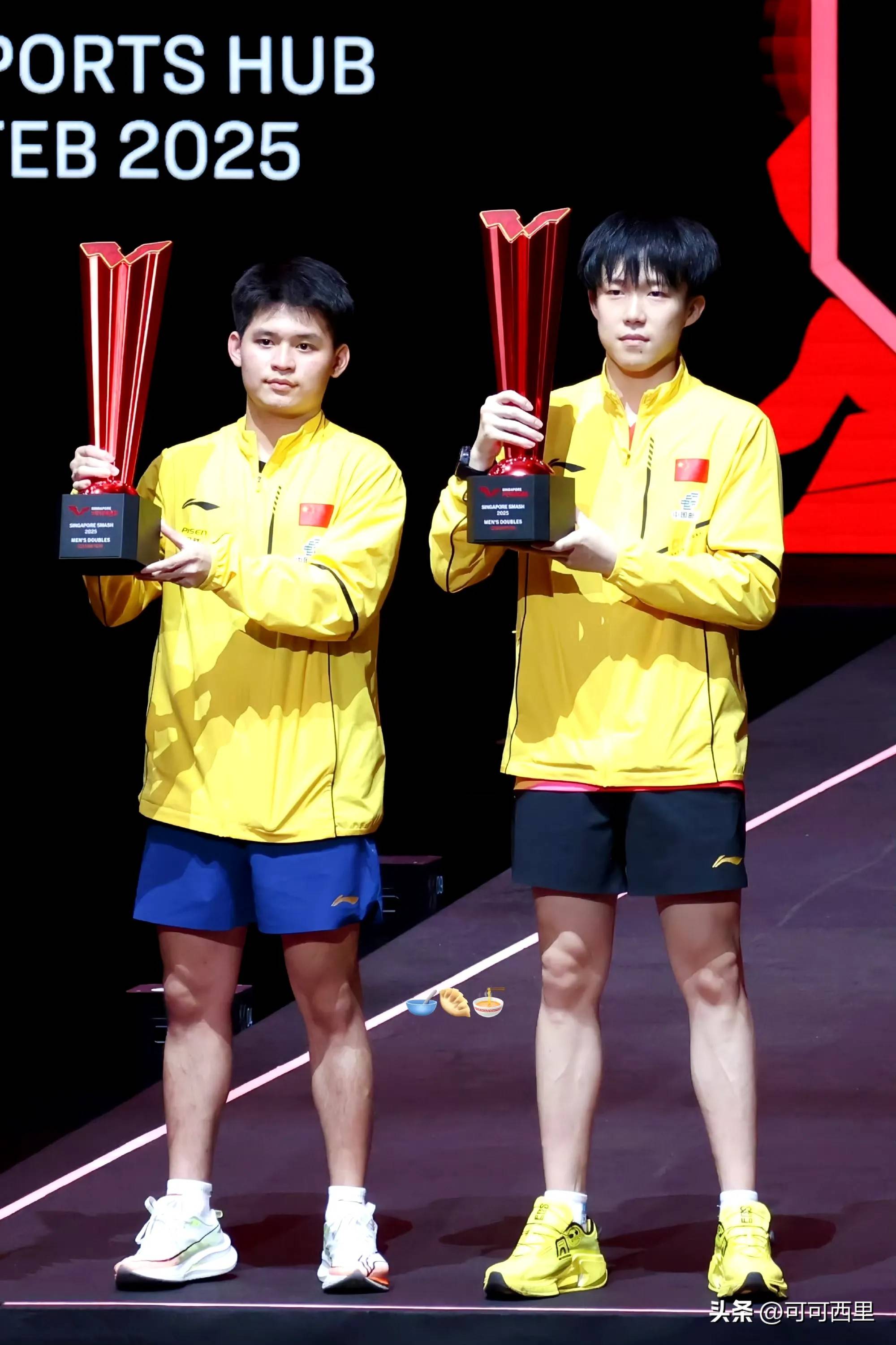 新加坡球员在比赛中展示出色技艺 新加坡球员在比赛中展示出色技艺