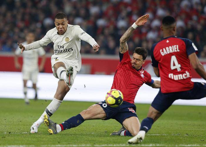 里尔客场逆转马赛,赢得法甲联赛关键胜利! 里尔客场逆转马赛,赢得法甲联赛关键胜利!