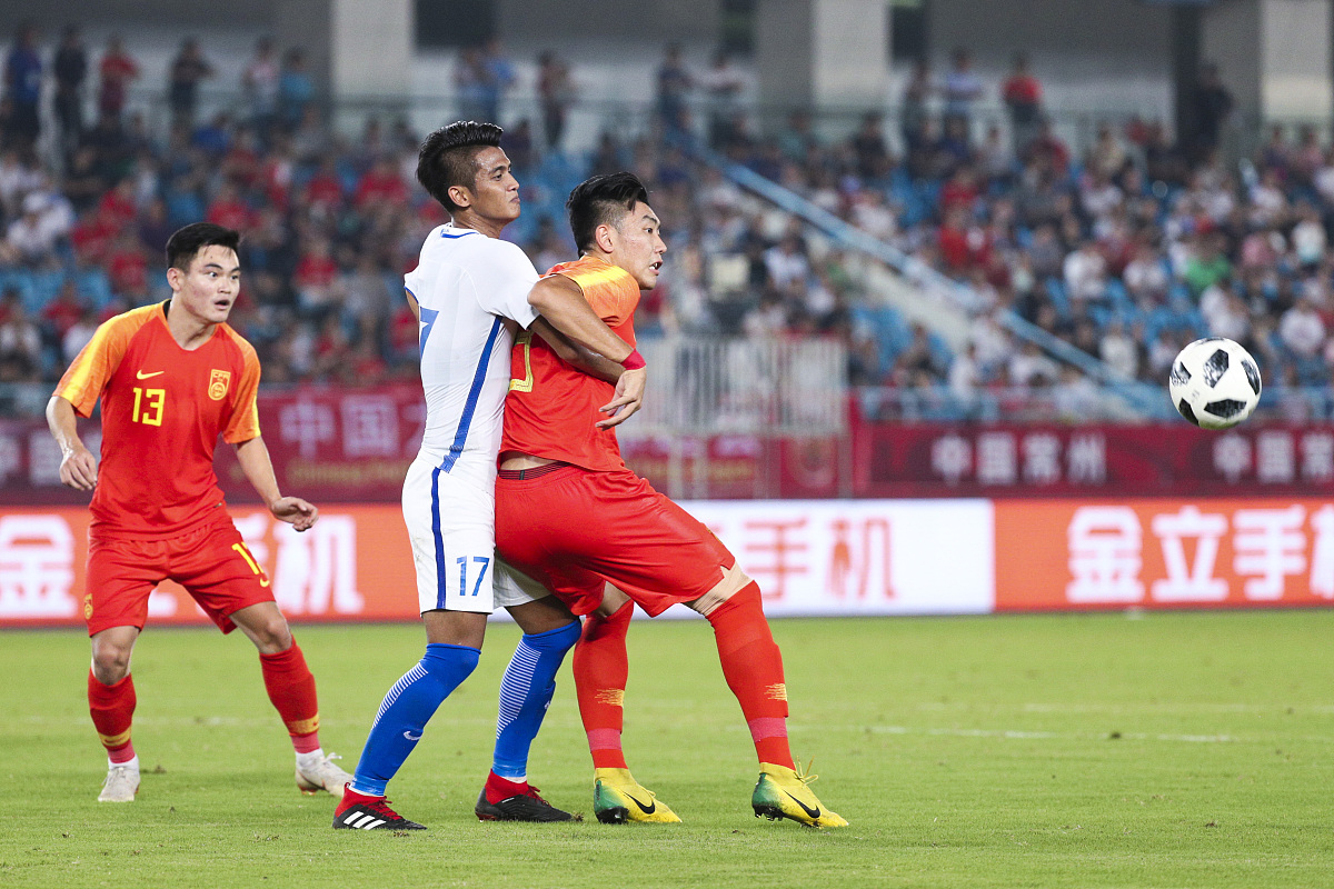 包含一场激烈的比赛,球员们全力以赴的词条 包含一场激烈的比赛,球员们全力以赴的词条