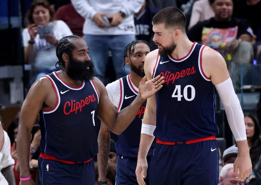 关于火箭不敌雷霆,哈登独得40分的信息 关于火箭不敌雷霆,哈登独得40分的信息