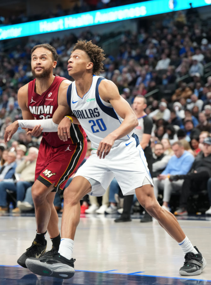 快船主场击败独行侠，乔治27+8