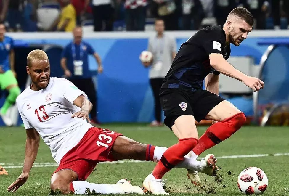 俄罗斯球队成功击败强大对手