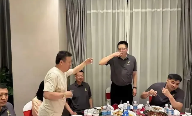 包含甘肃男篮主教练下课，球队教练团队动荡的词条