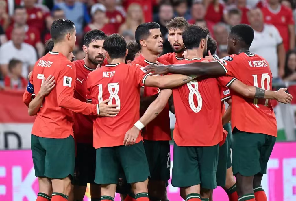 关于帕尔马主场横扫对手，继续领跑积分榜的信息