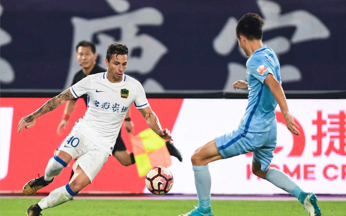 包含苏宁客场大胜，稳坐积分榜前三的词条