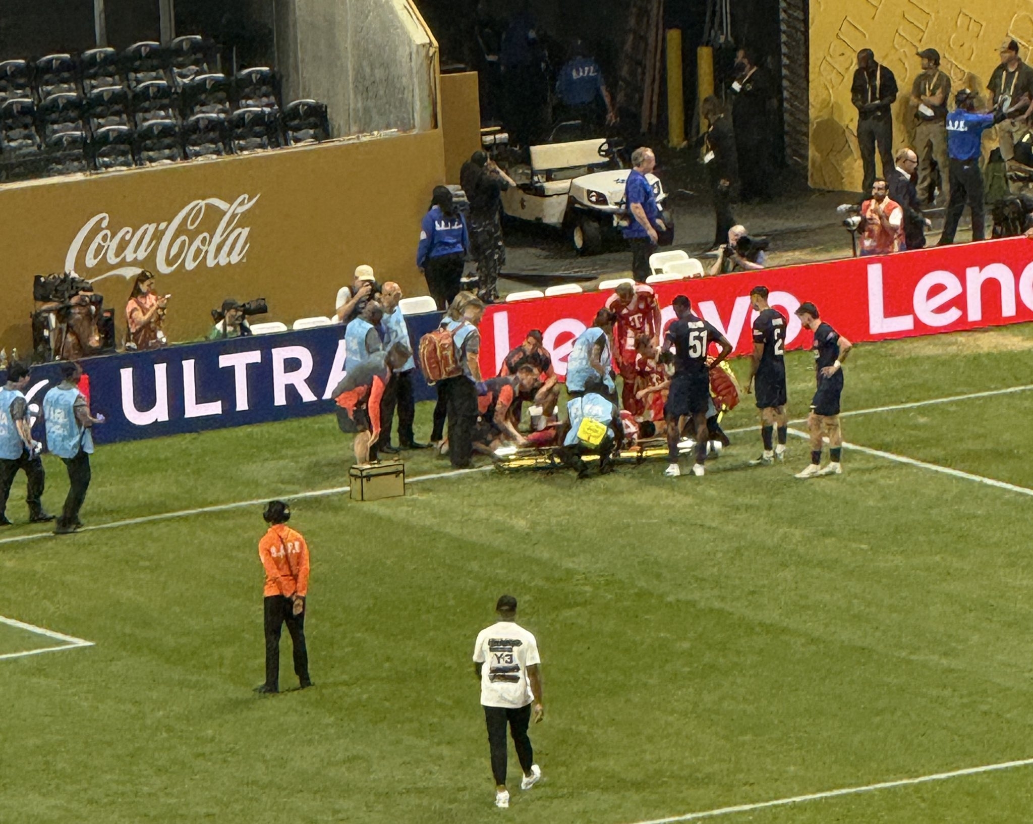 包含拉齐奥主场逼平桑普多利亚,憾失三分的词条 包含拉齐奥主场逼平桑普多利亚,憾失三分的词条