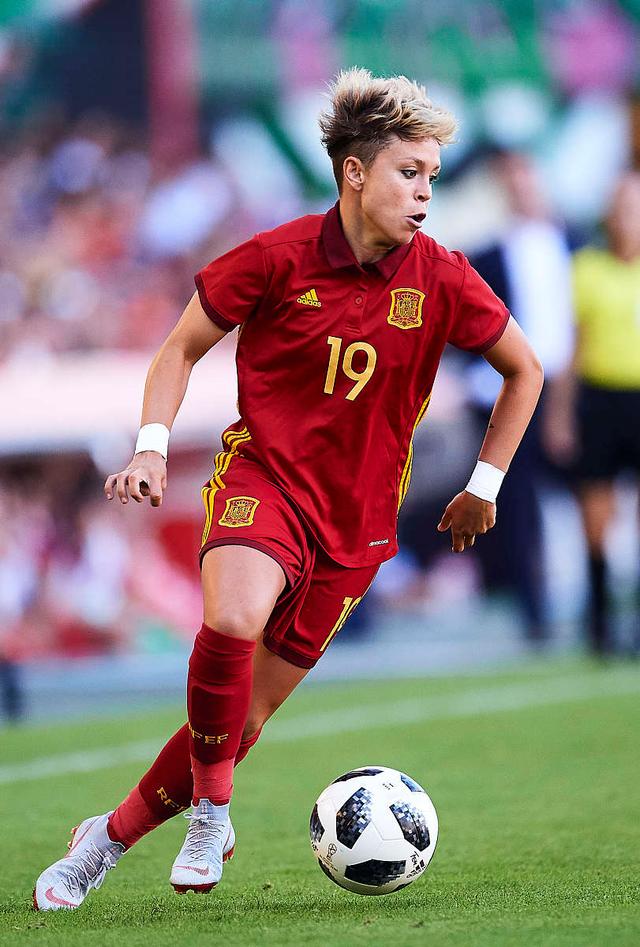 瑞典队摘得胜利，成功晋级女足锦标赛