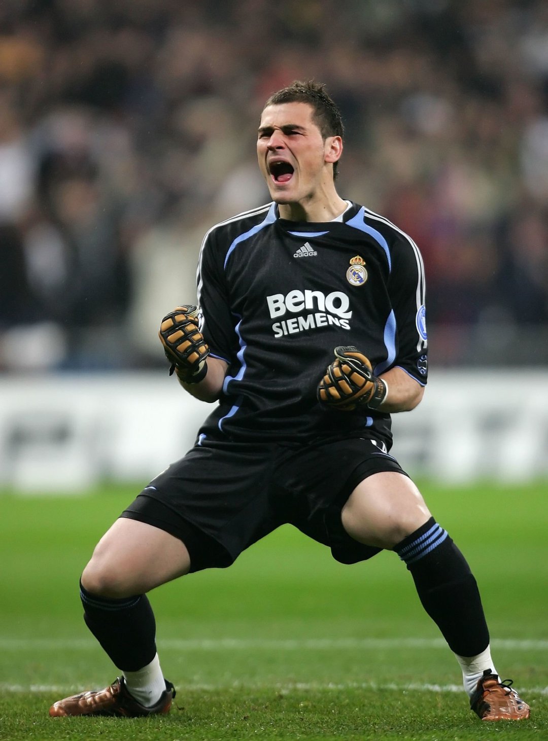 关于卡利亚里中场球员状态神勇，成队内关键人物的信息